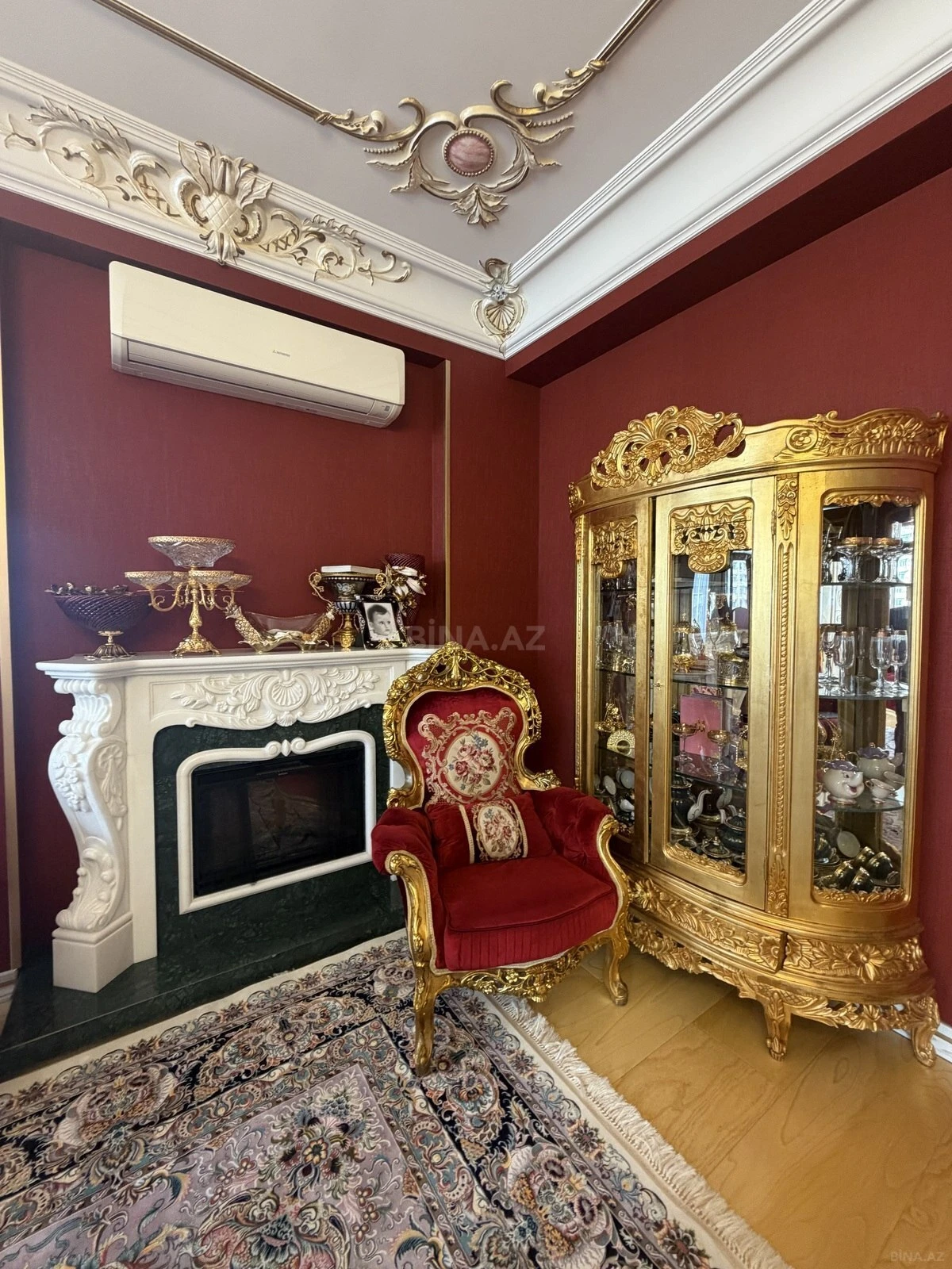 Satılır 3 otaqlı mənzil 185 m²