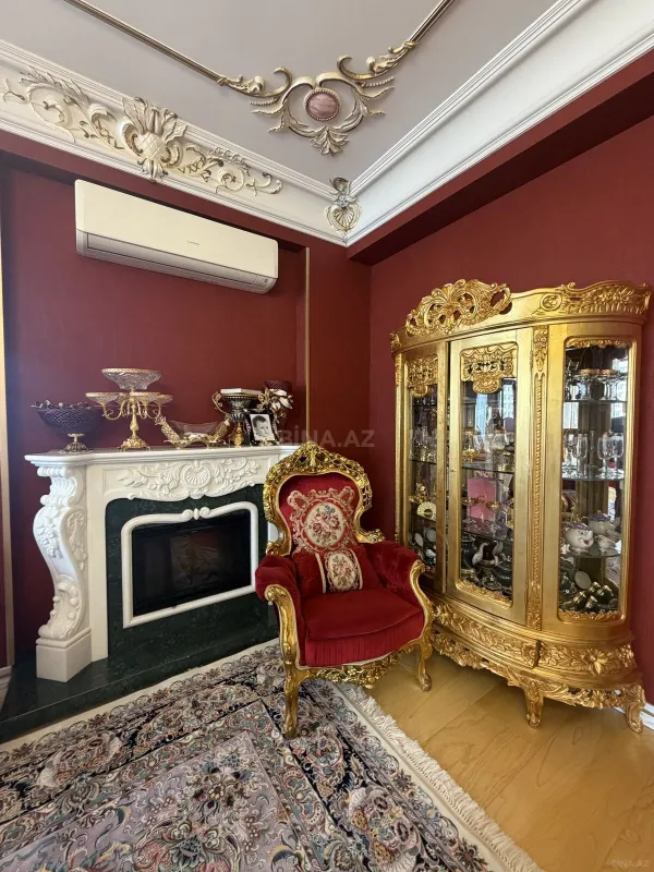 Satılır 3 otaqlı mənzil 185 m²