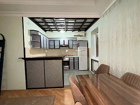 Kirayə verilir 2 otaqlı mənzil 75 m²