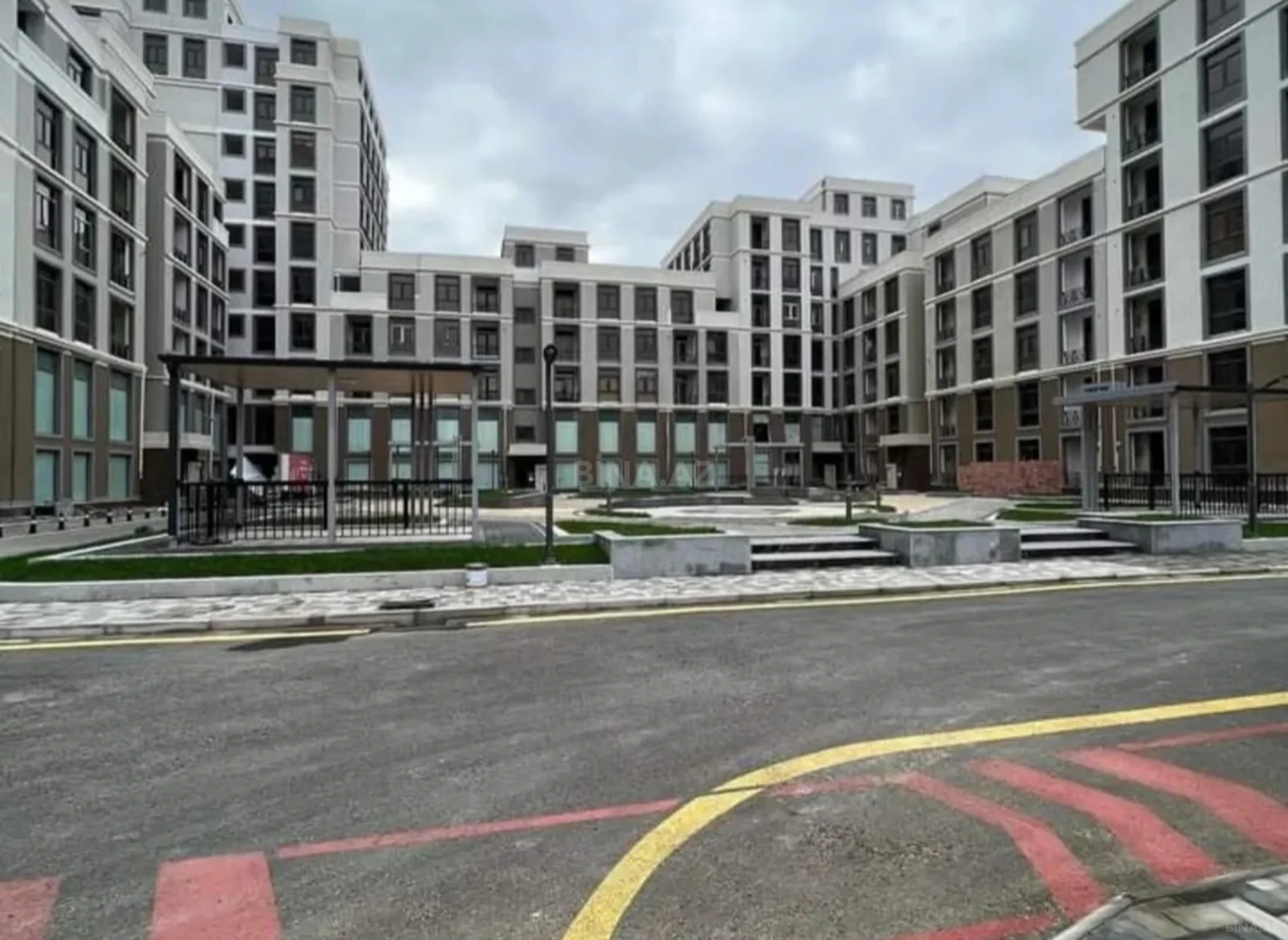 Satılır 3 otaqlı mənzil 105 m²