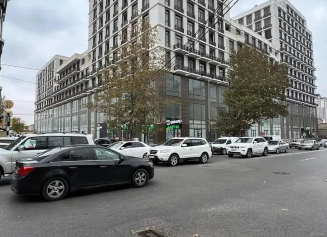 Satılır 3 otaqlı mənzil 105 m²