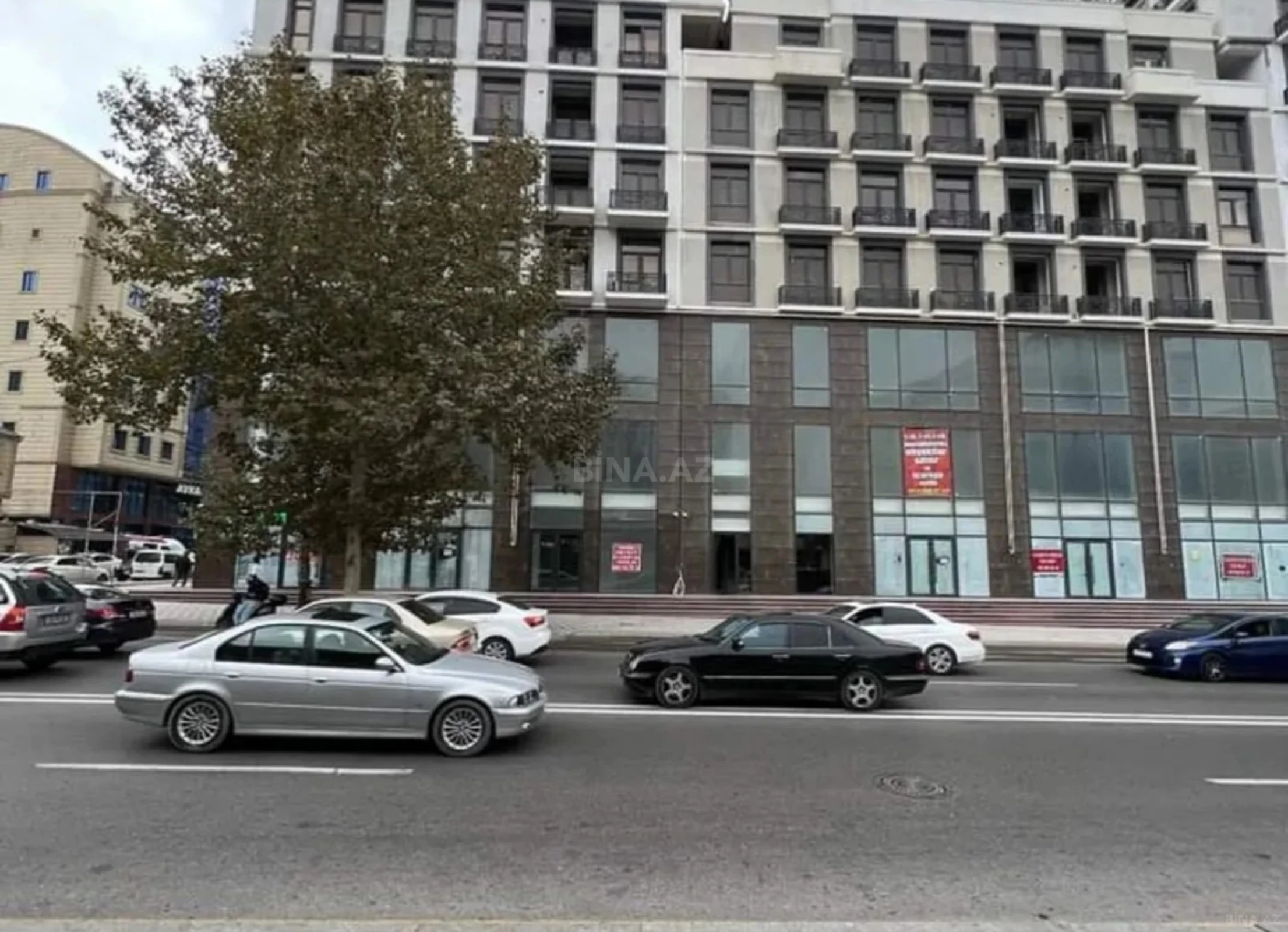 Satılır 3 otaqlı mənzil 105 m²