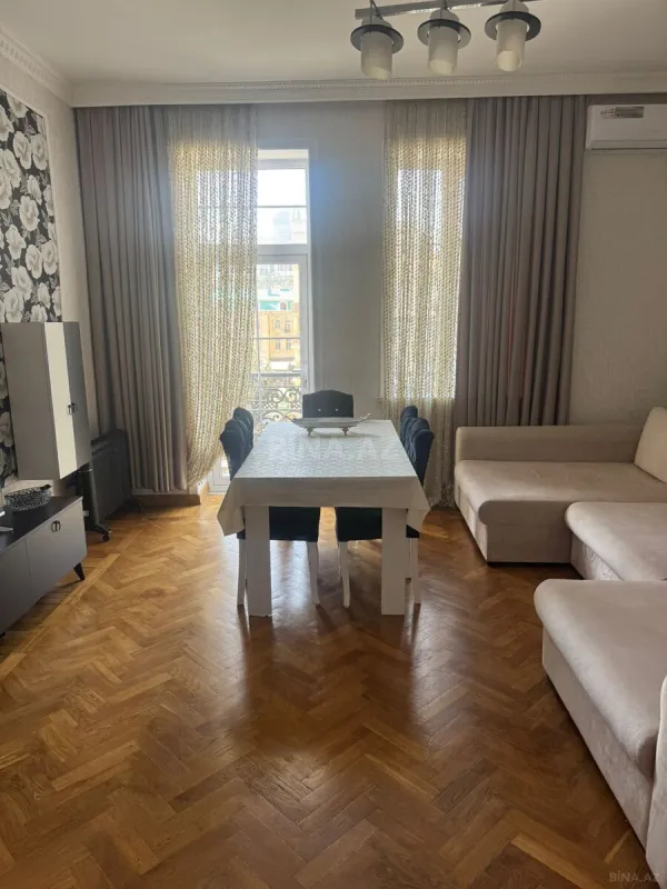 Satılır 2 otaqlı mənzil 70 m²