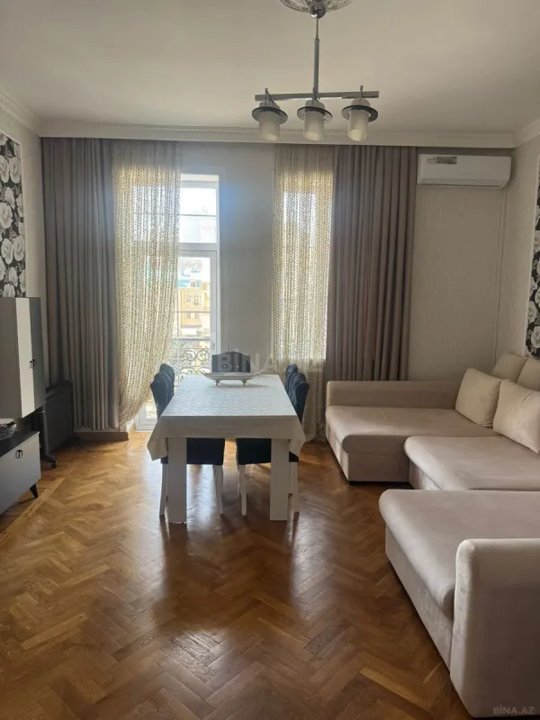 Satılır 2 otaqlı mənzil 70 m²