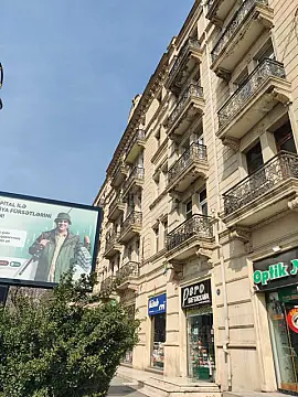 Satılır 2 otaqlı mənzil 70 m²