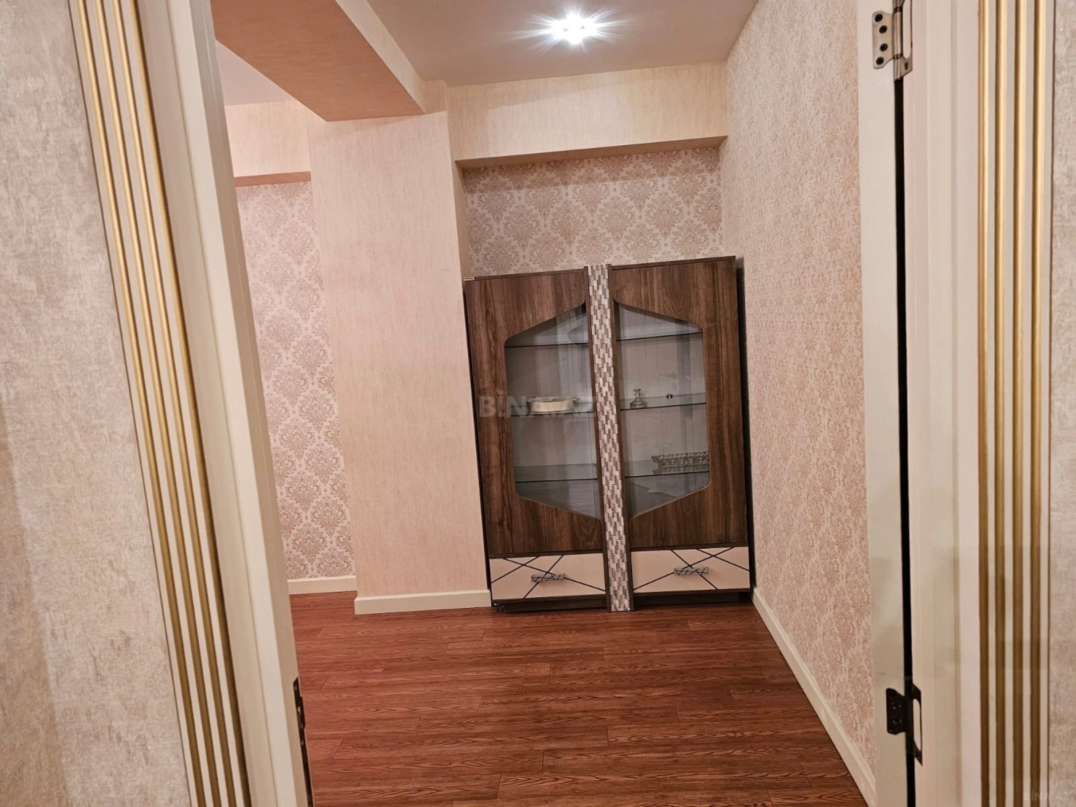 Kirayə verilir 3 otaqlı mənzil 110 m²