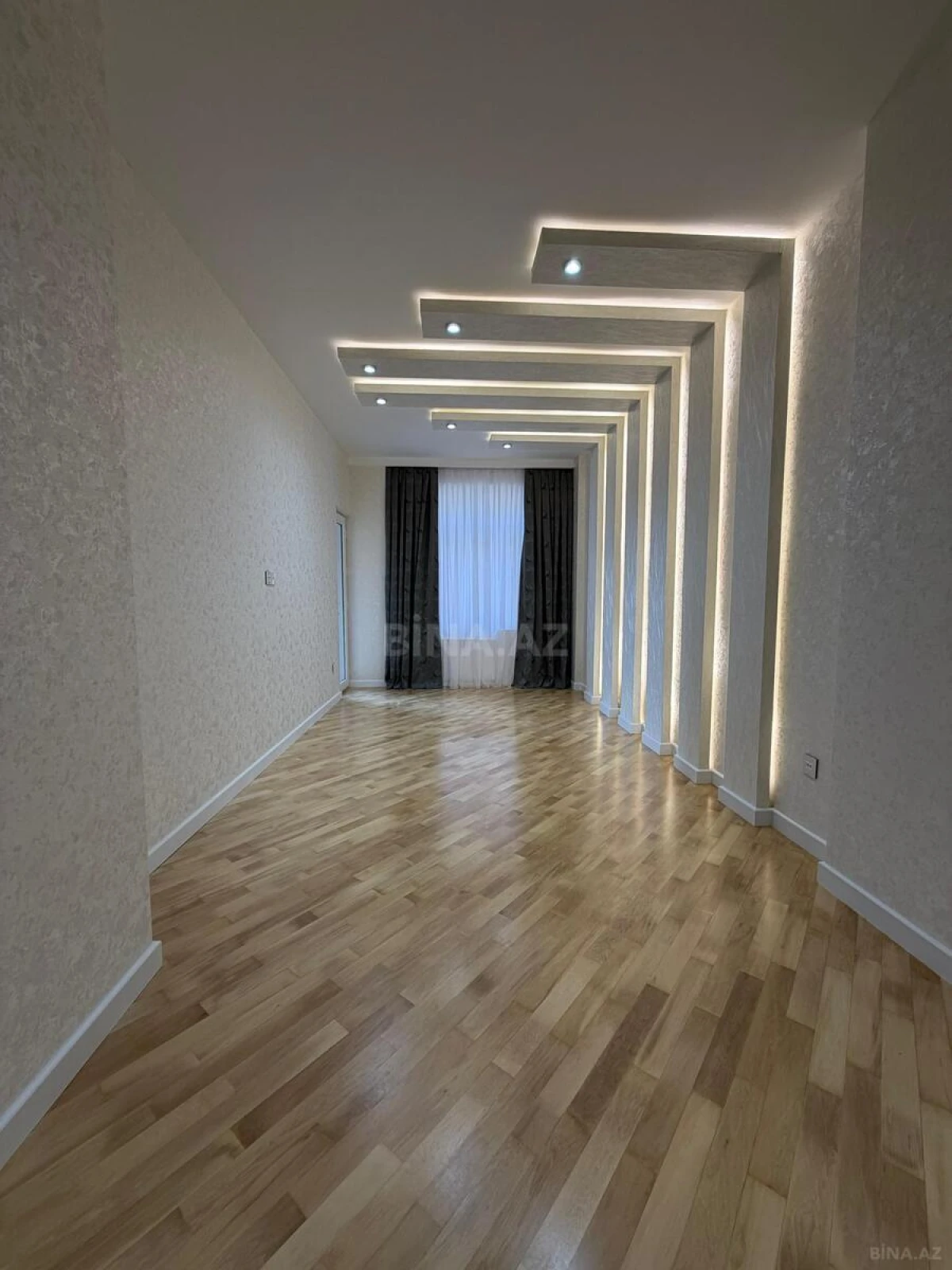 Satılır 3 otaqlı mənzil 106 m²