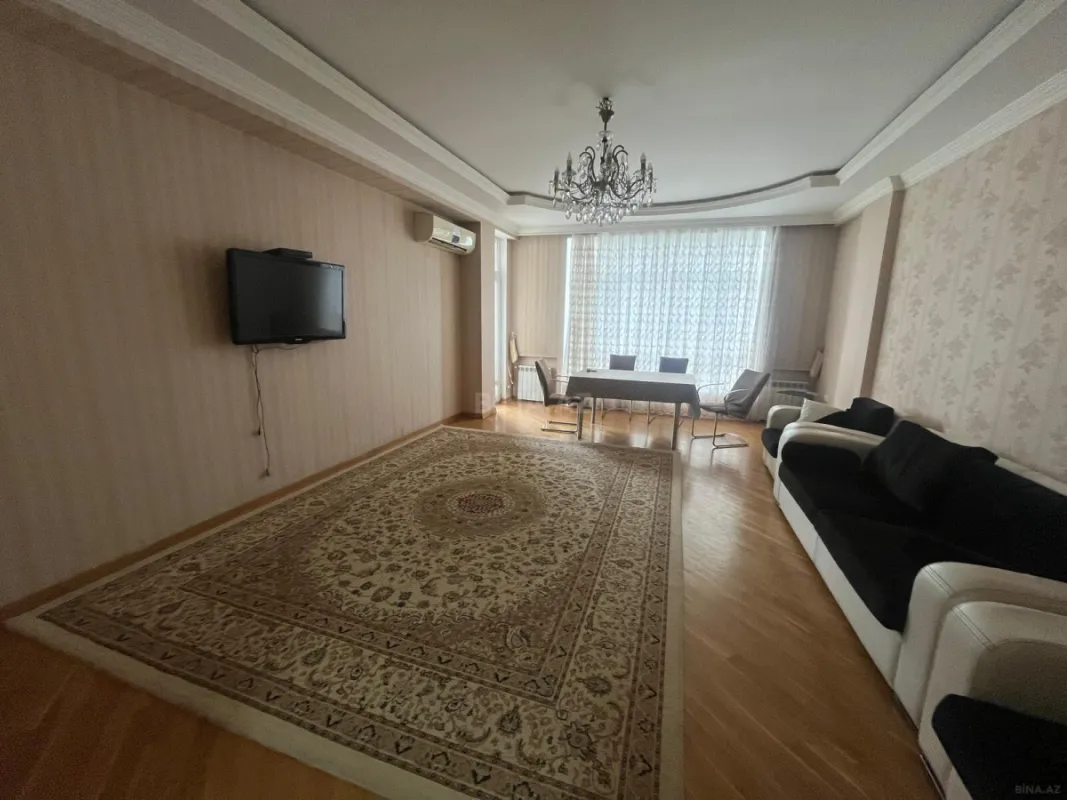 Kirayə verilir 3 otaqlı mənzil 132 m²