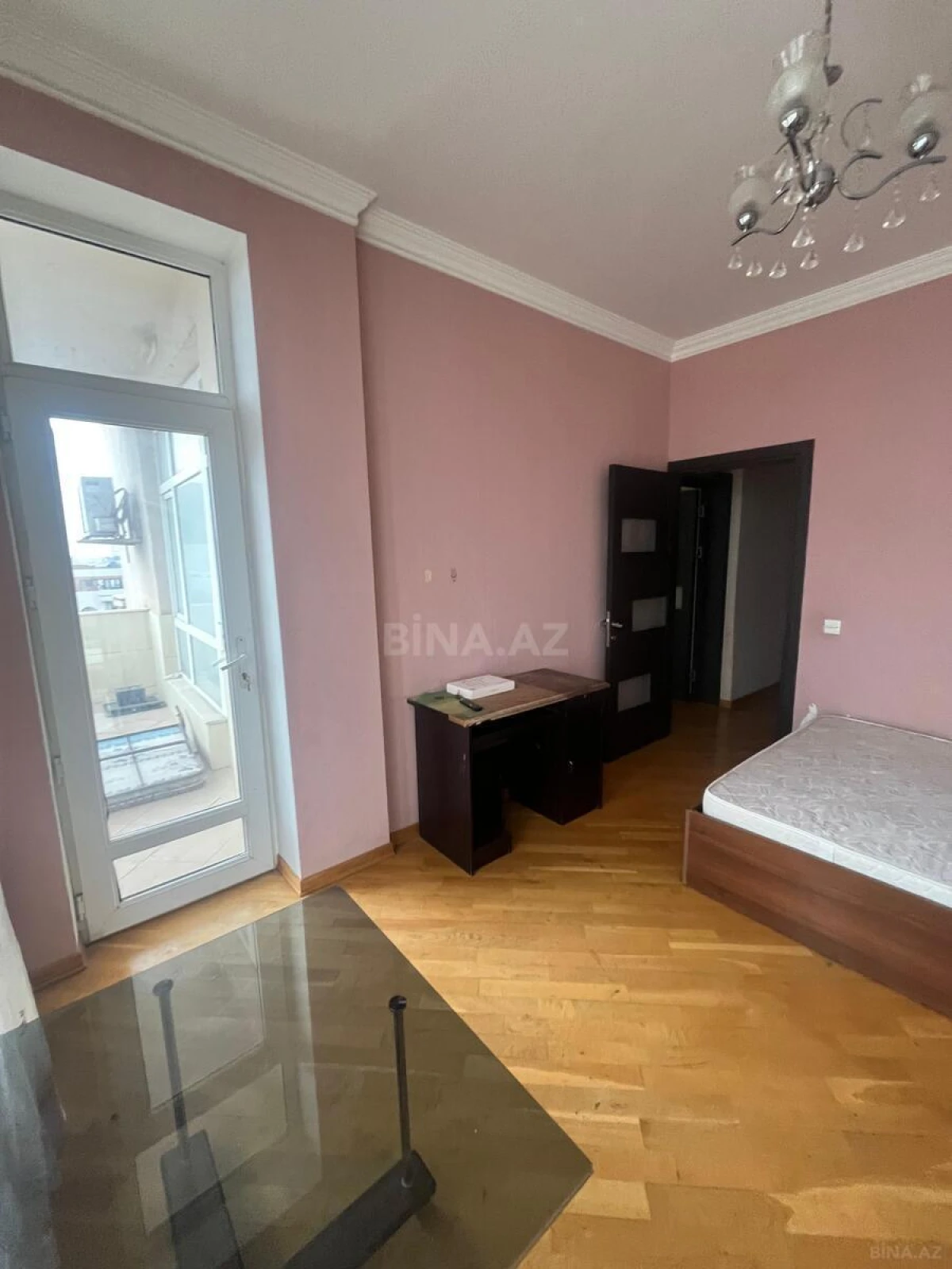 Kirayə verilir 3 otaqlı mənzil 132 m²