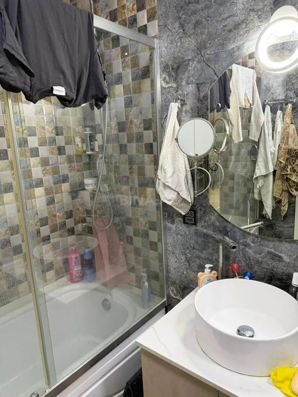 Satılır 2 otaqlı mənzil 66 m²