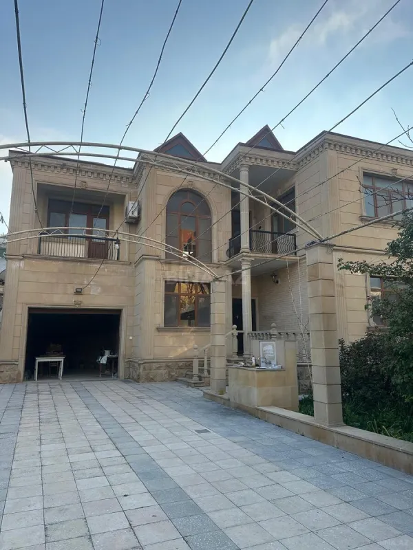 Satılır 6 otaqlı həyət evi 270 m²