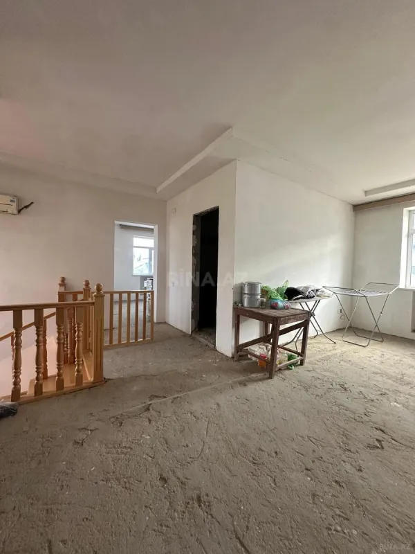 Satılır 6 otaqlı həyət evi 270 m²
