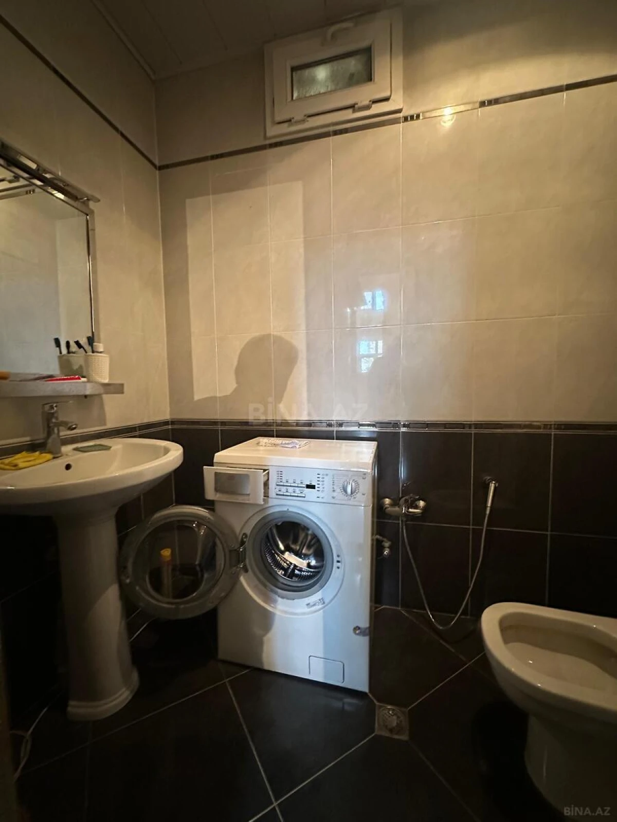 Satılır 6 otaqlı həyət evi 270 m²