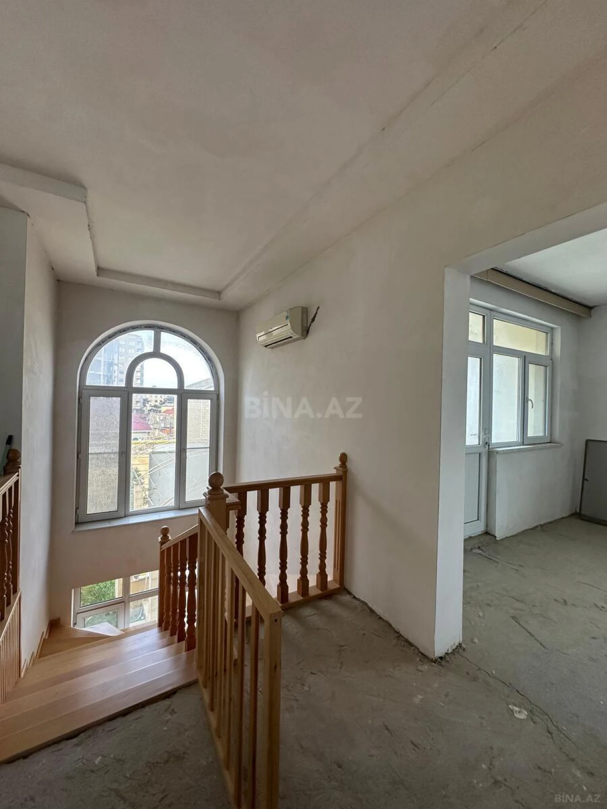 Satılır 6 otaqlı həyət evi 270 m²