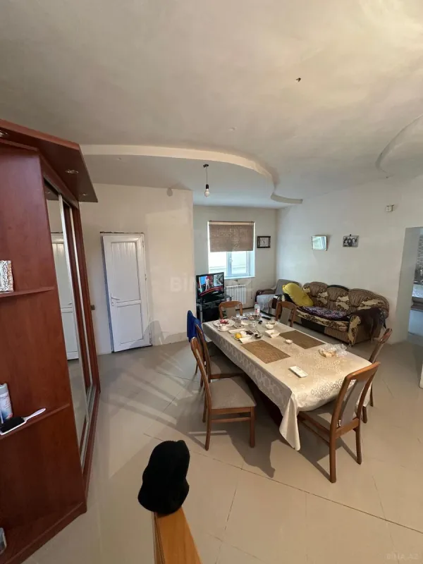 Satılır 6 otaqlı həyət evi 270 m²