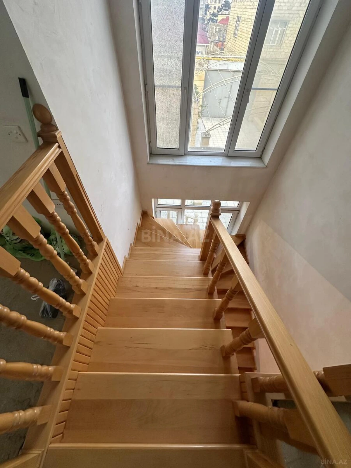 Satılır 6 otaqlı həyət evi 270 m²