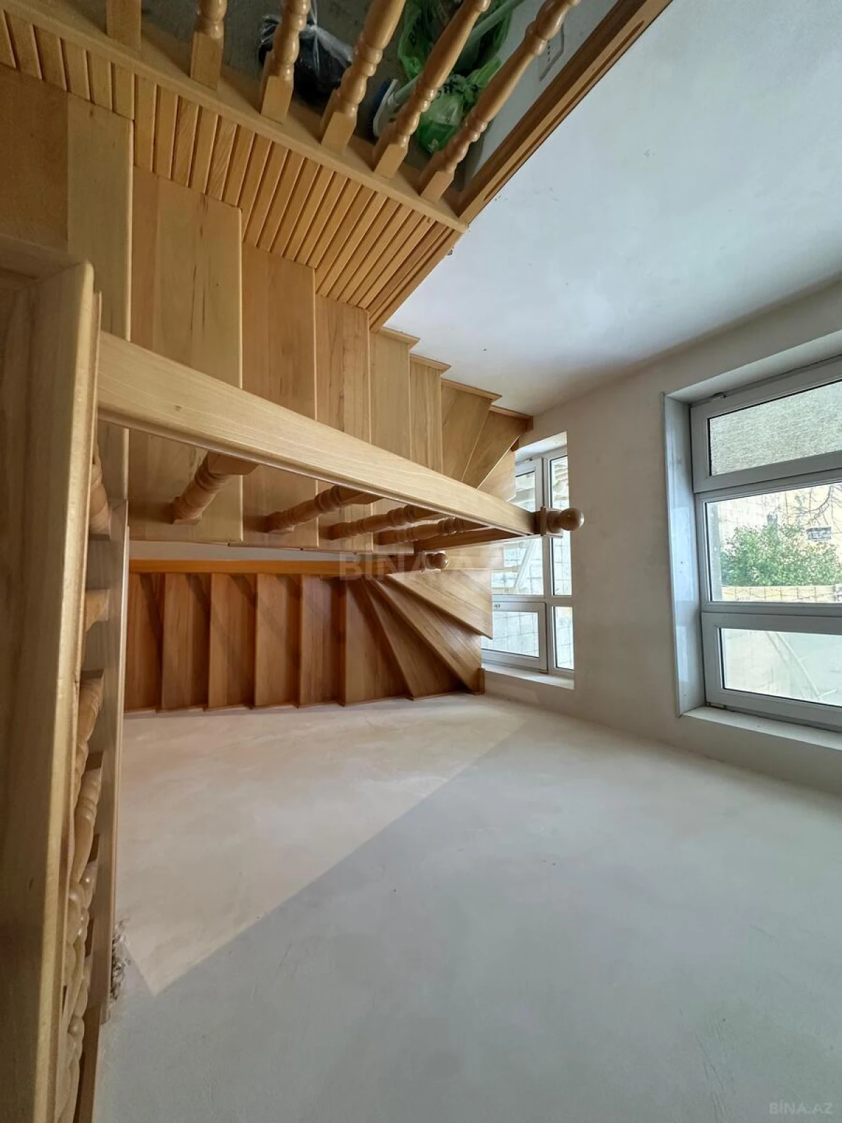 Satılır 6 otaqlı həyət evi 270 m²