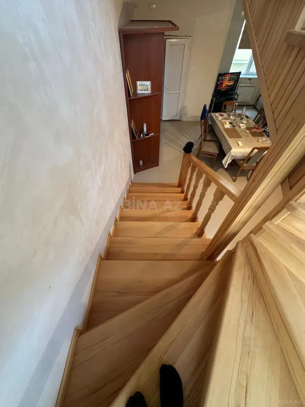 Satılır 6 otaqlı həyət evi 270 m²