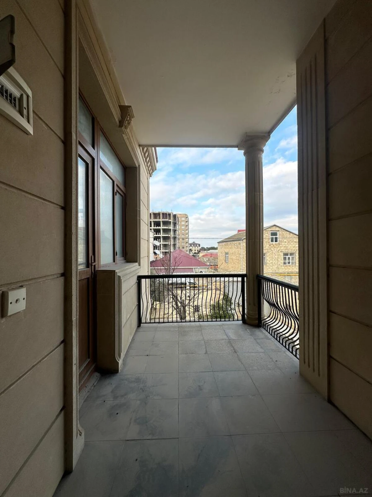 Satılır 6 otaqlı həyət evi 270 m²