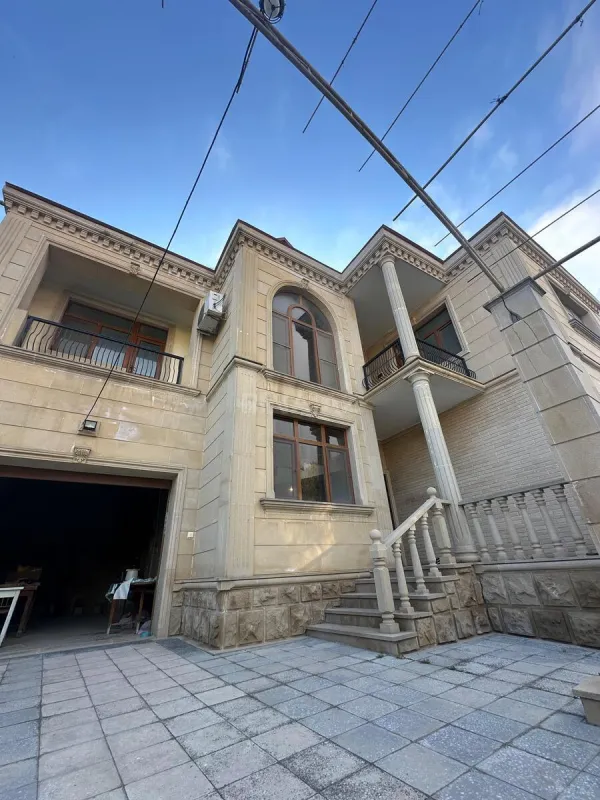 Satılır 6 otaqlı həyət evi 270 m²