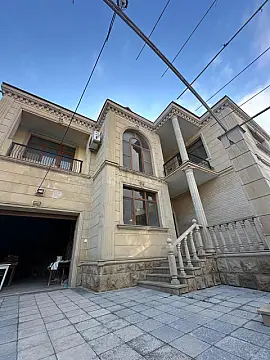 Satılır 6 otaqlı həyət evi 270 m²