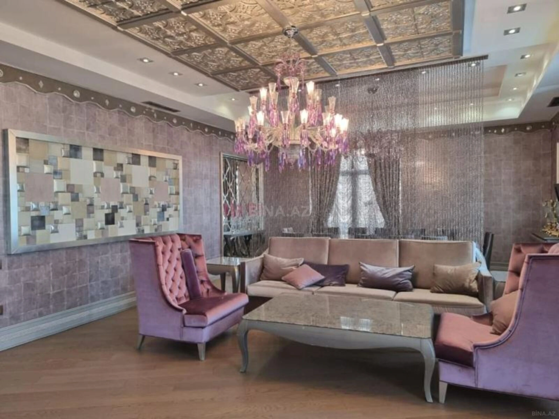 Satılır 4 otaqlı mənzil 239 m²