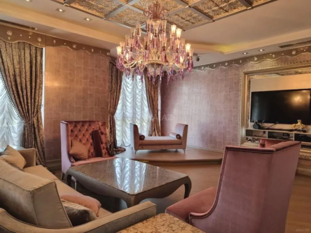 Satılır 4 otaqlı mənzil 239 m²