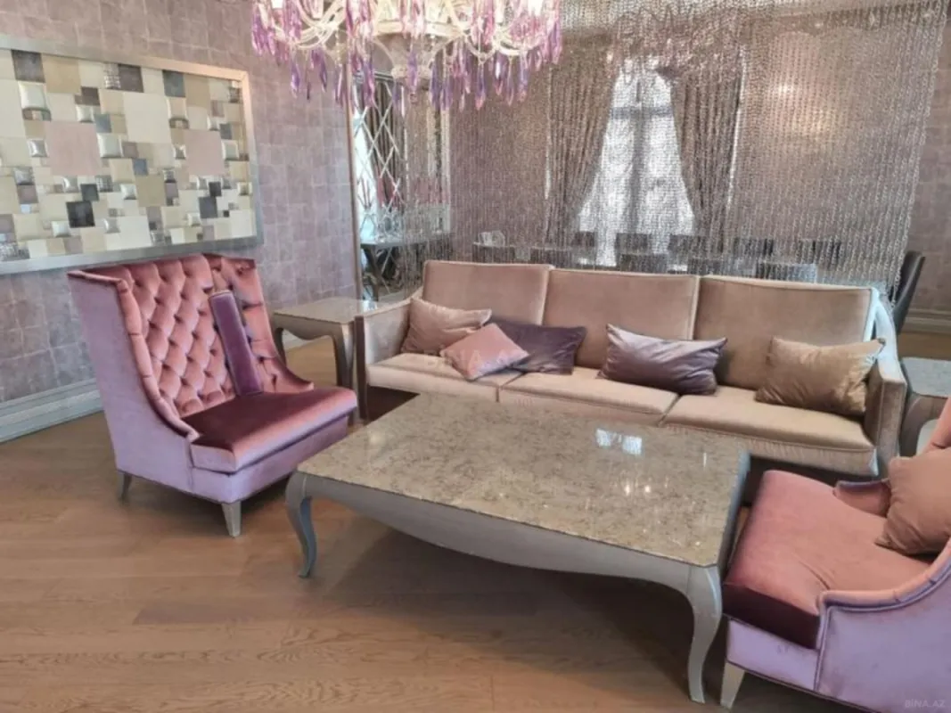 Satılır 4 otaqlı mənzil 239 m²