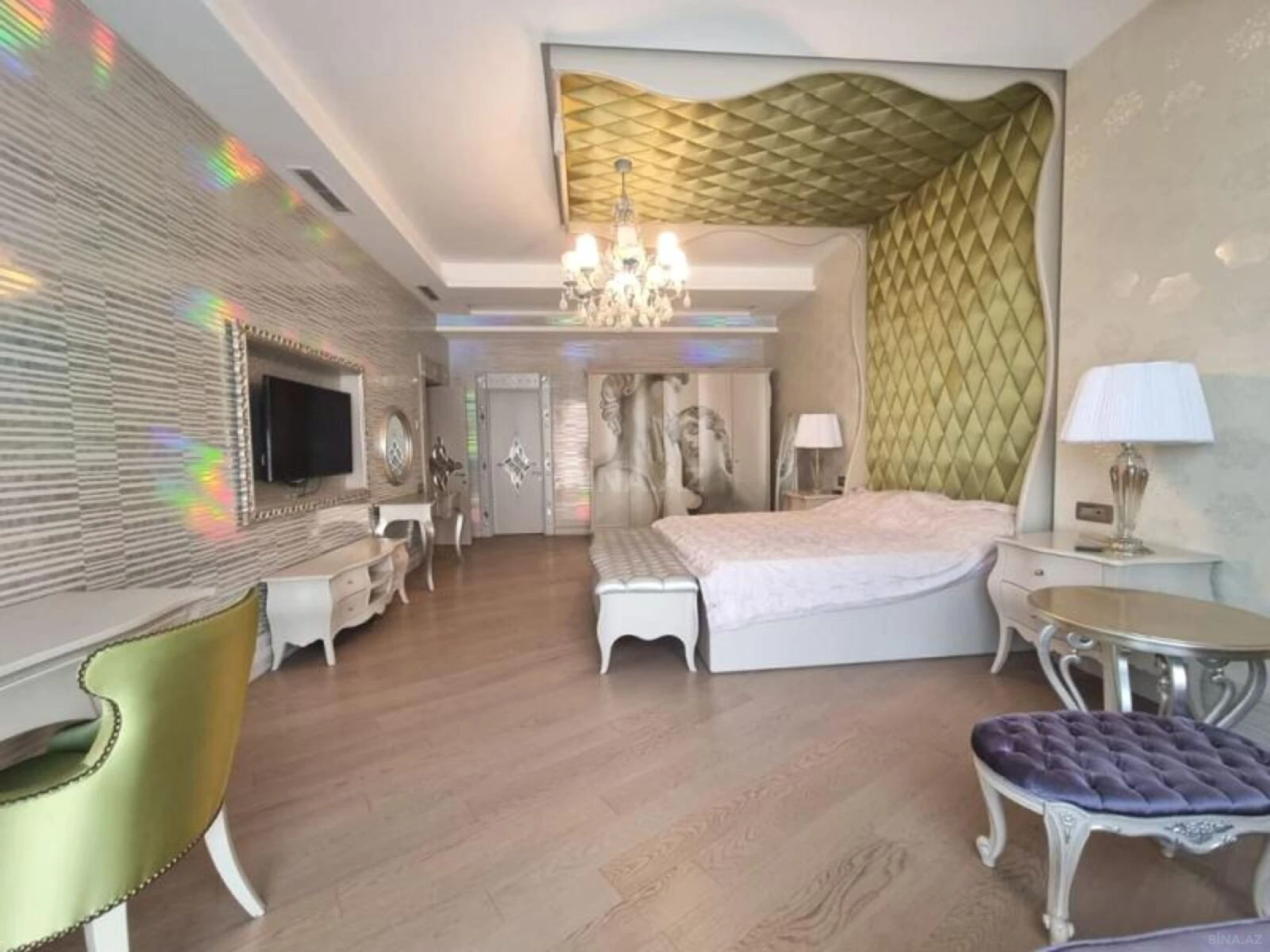 Satılır 4 otaqlı mənzil 239 m²