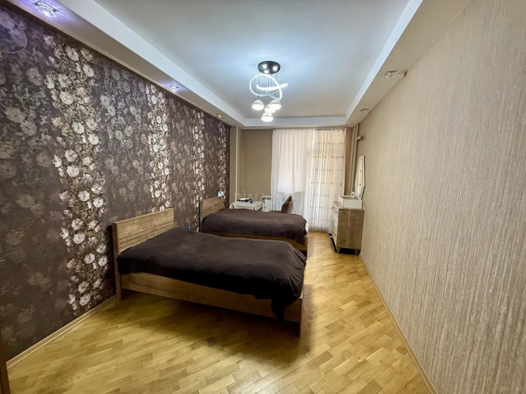Satılır 2 otaqlı mənzil 88 m²