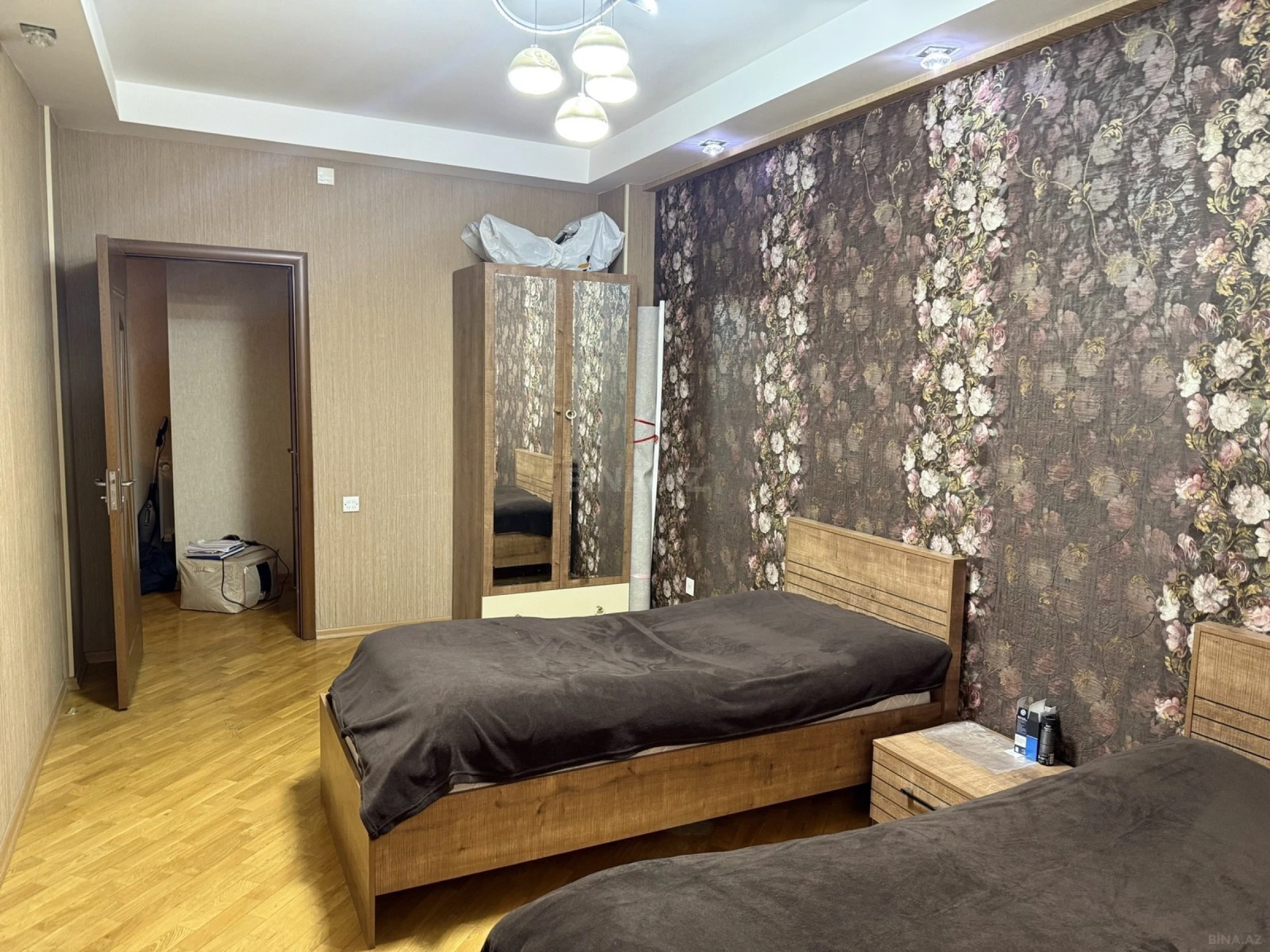 Satılır 2 otaqlı mənzil 88 m²