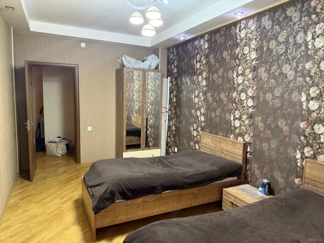 Satılır 2 otaqlı mənzil 88 m²