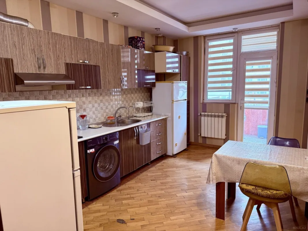 Satılır 2 otaqlı mənzil 88 m²