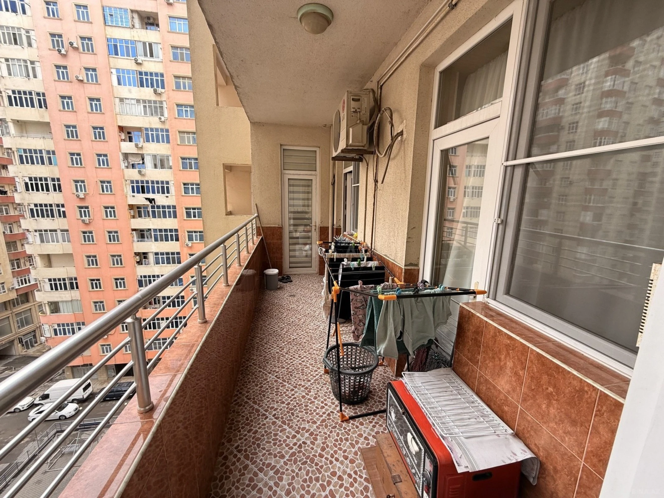 Satılır 2 otaqlı mənzil 88 m²