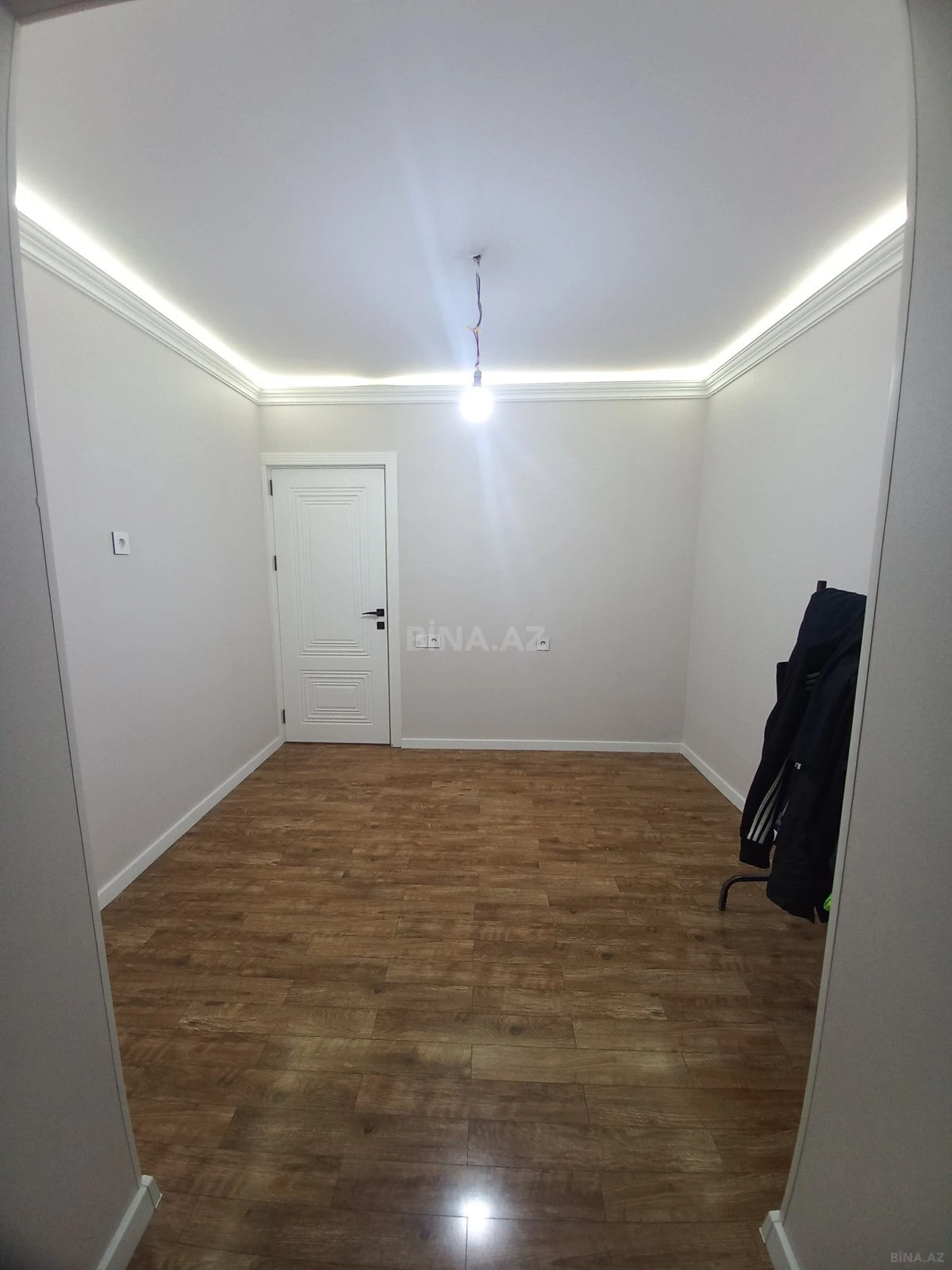 Satılır 4 otaqlı mənzil 120 m²