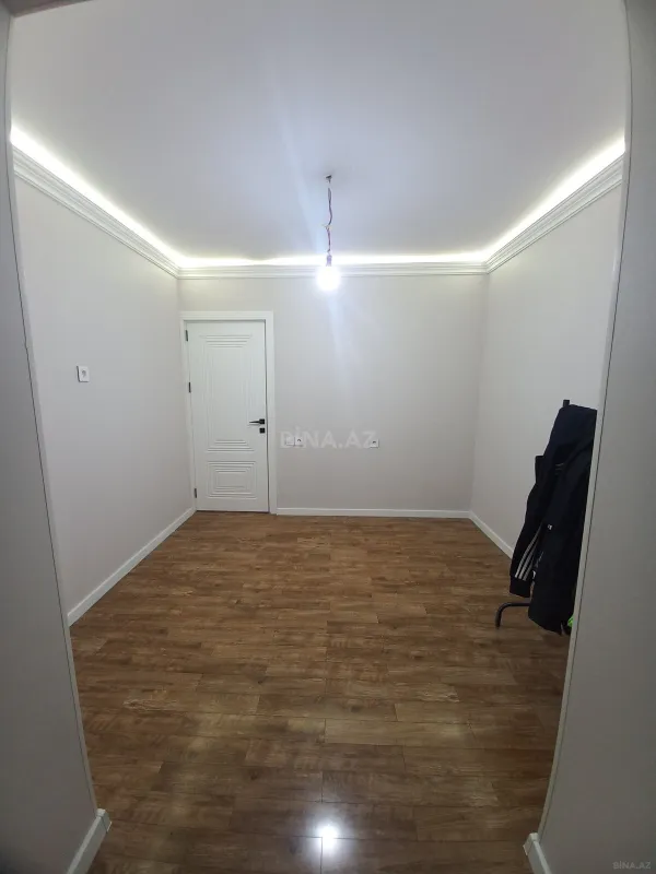 Satılır 4 otaqlı mənzil 120 m²