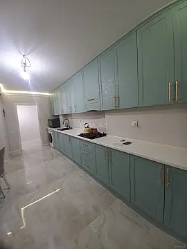 Satılır 4 otaqlı mənzil 120 m²