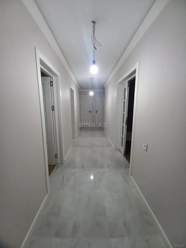 Satılır 4 otaqlı mənzil 120 m²