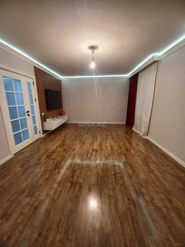 Satılır 4 otaqlı mənzil 120 m²