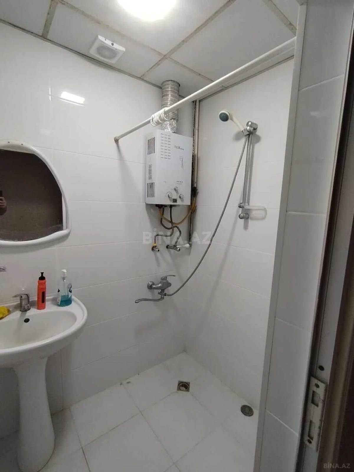 Kirayə verilir 4 otaqlı mənzil 172 m²