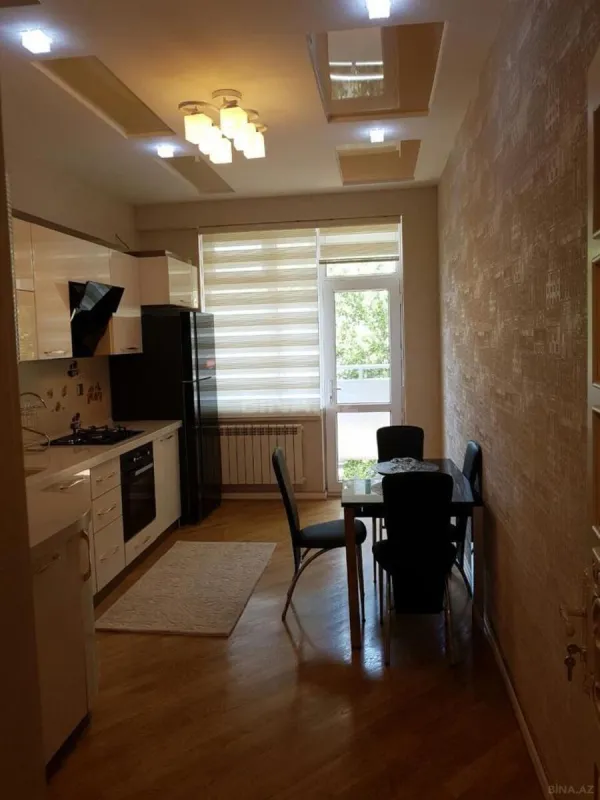 Kirayə verilir 2 otaqlı mənzil 87 m²