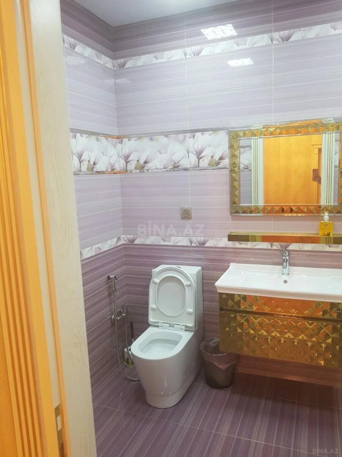 Kirayə verilir 2 otaqlı mənzil 87 m²