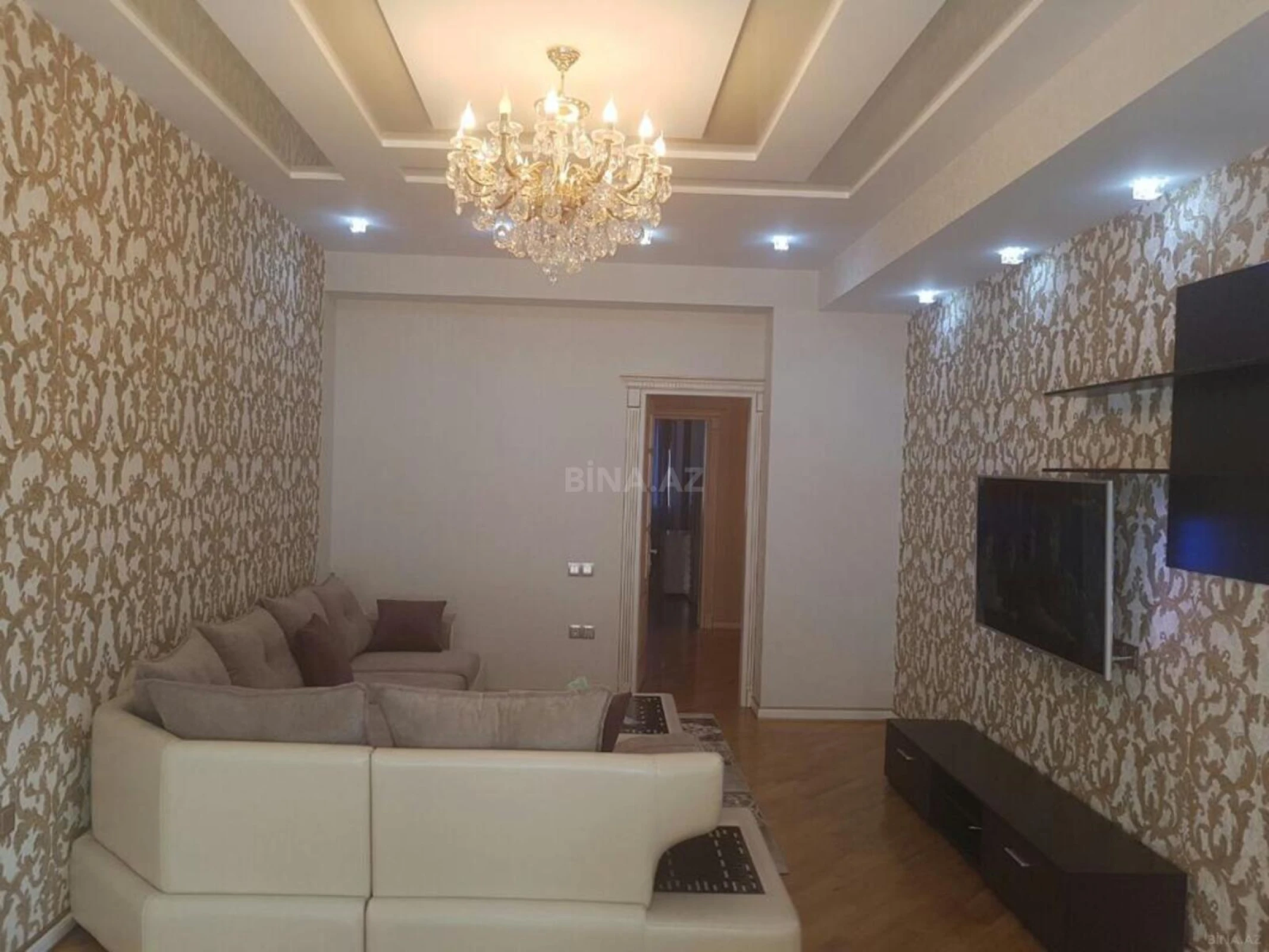 Kirayə verilir 2 otaqlı mənzil 87 m²