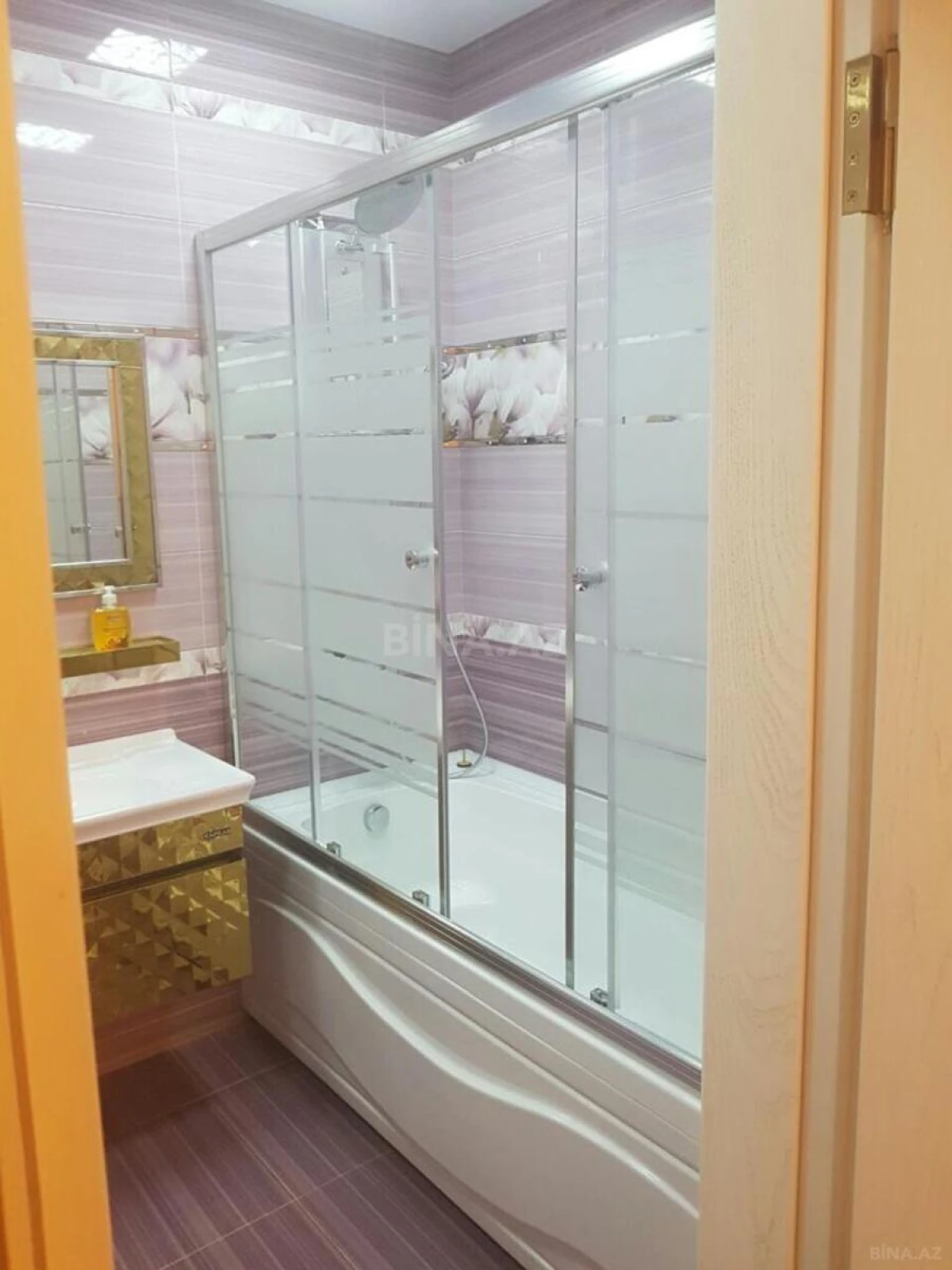 Kirayə verilir 2 otaqlı mənzil 87 m²