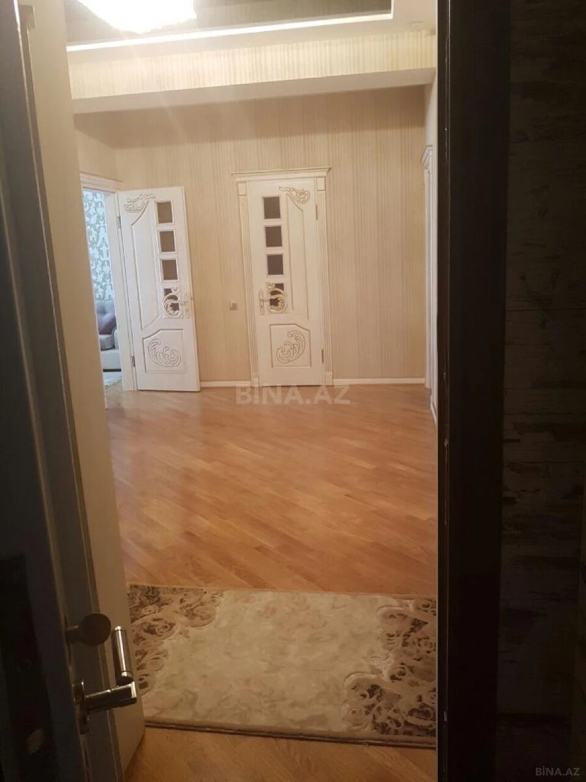Kirayə verilir 2 otaqlı mənzil 87 m²