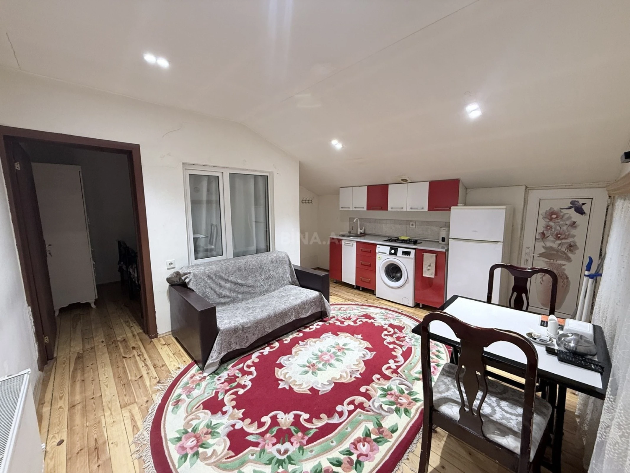 Kirayə verilir 2 otaqlı mənzil 40 m²