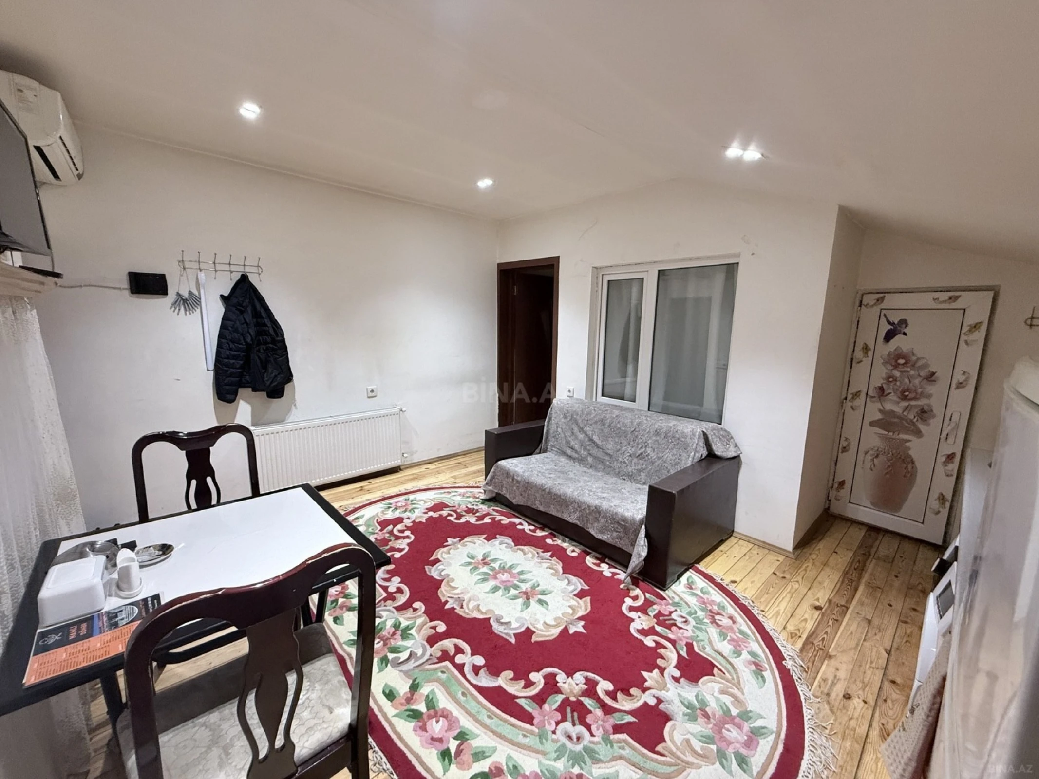 Kirayə verilir 2 otaqlı mənzil 40 m²