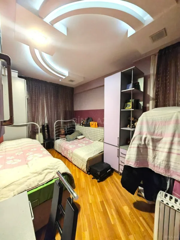 Satılır 3 otaqlı mənzil 115 m²
