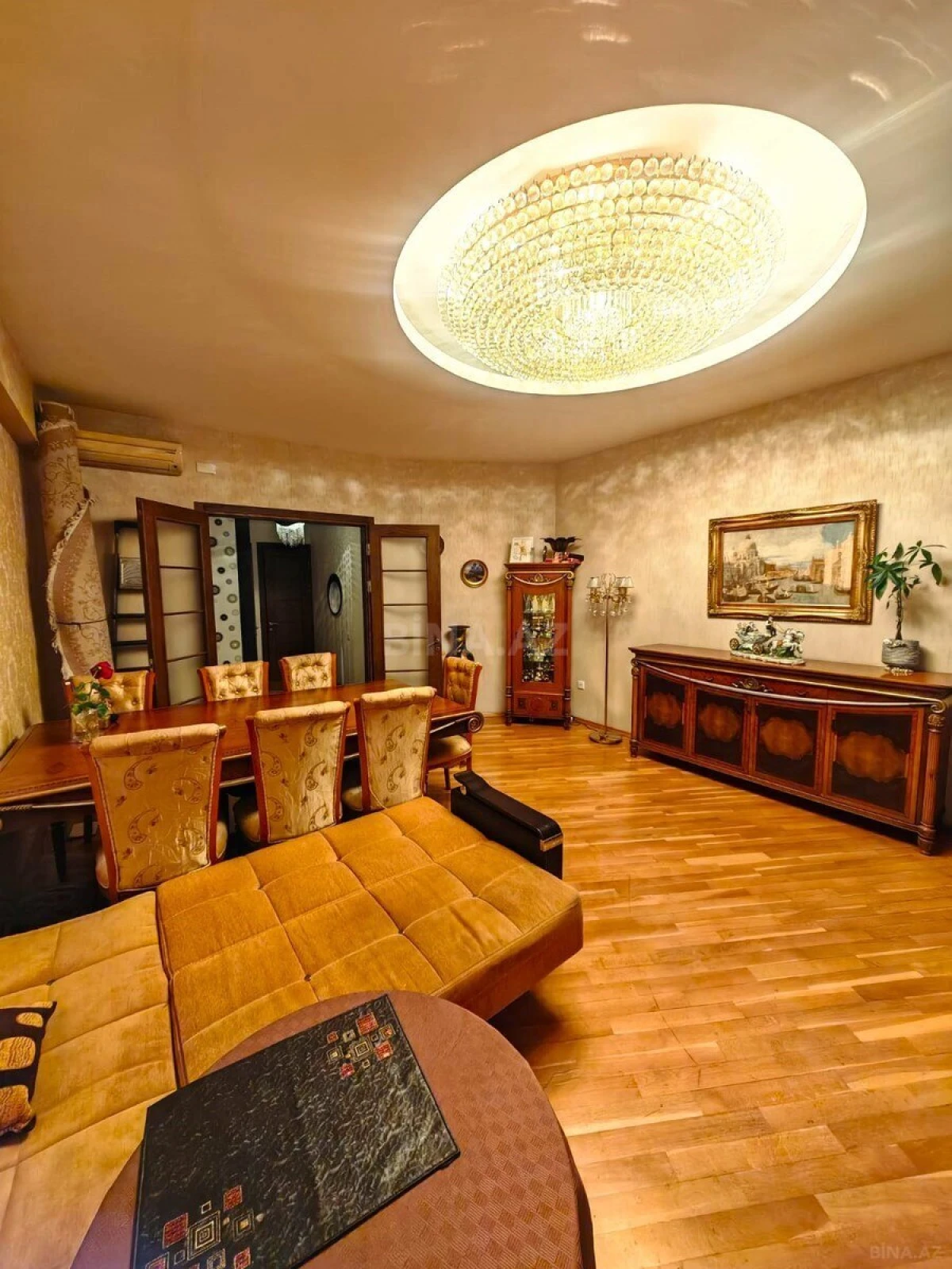 Satılır 3 otaqlı mənzil 115 m²