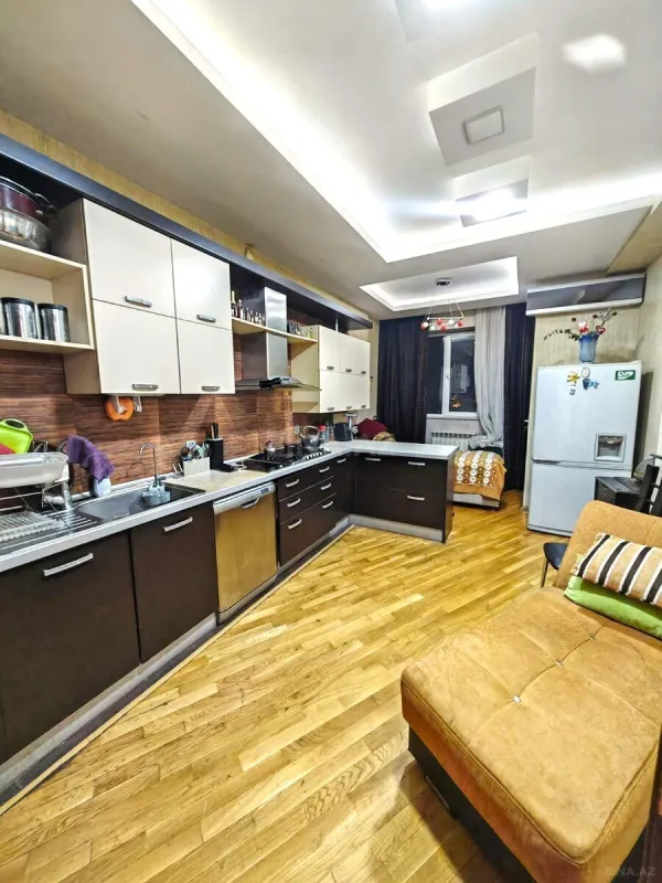 Satılır 3 otaqlı mənzil 115 m²